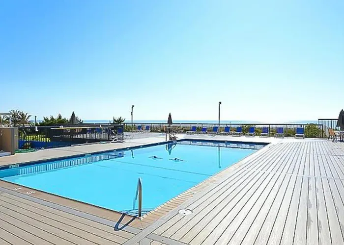 Holiday home Oceanfront With Great Balcony Ac Wifi & Shared Pool - Steps To *