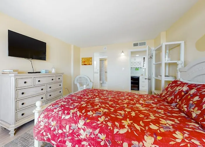 Oceanfront With Great Balcony Ac Wifi & Shared Pool - Steps To