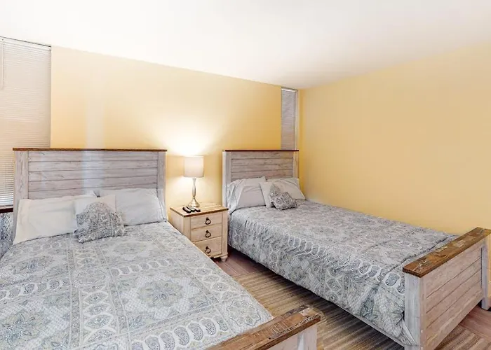 Oceanfront With Great Balcony Ac Wifi & Shared Pool - Steps To Holiday home