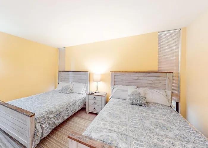 Holiday home Oceanfront With Great Balcony Ac Wifi & Shared Pool - Steps To *